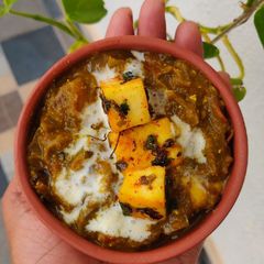 A picture of Palak paneer.