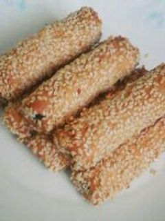 صورة لوصفة أصابع التمر بالسمسم