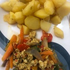 A picture of Potato & egg sauce.