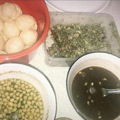 A picture of Pani poori.