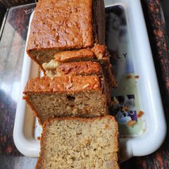 Banana walnut bread A picture of Banana walnut bread.