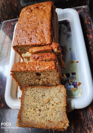 A picture of Banana walnut bread.