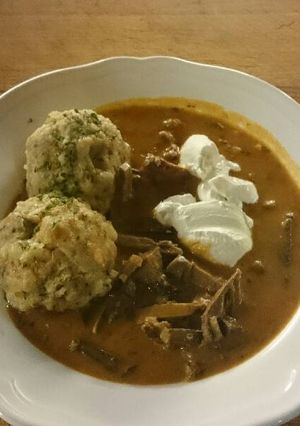 Szalontüdő zsemlegombóc recept fotója