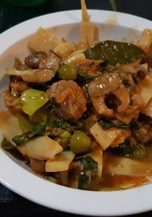 รูปของ ผัดเผ็ดปลาไหล