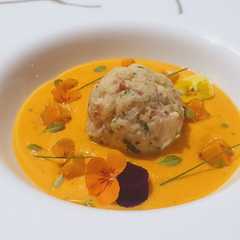 A picture of Canederli su crema di Zucca.