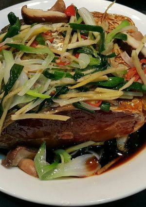 Hình của món Cá vược hấp xì dầu.