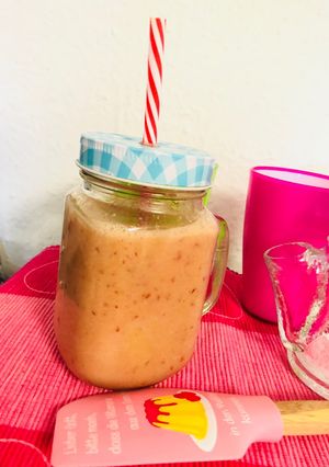 صورة لوصفة كوكتيل فواكه مشكل كتير طيب 🍹