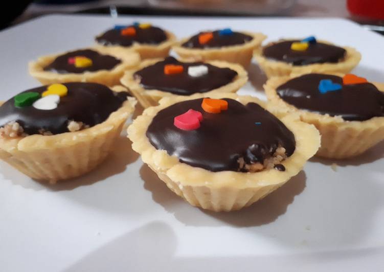 Pie coklat kacang