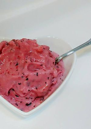 自製苺果冰淇淋(免用冰淇淋機) 的食譜成品照片