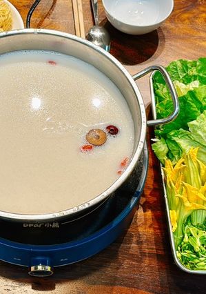 Hình của món Lẩu sữa dưỡng sinh (vegan).