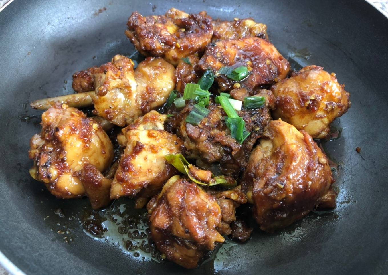 10. Rica-Rica Ayam Kecap Pedas