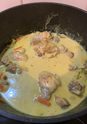 A picture of Creamy Coconut Lime Chicken.