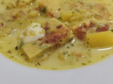 Caldo de torrejas de queso (ecuatoriano)