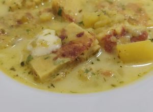 Foto principal de Caldo de torrejas de queso (ecuatoriano)