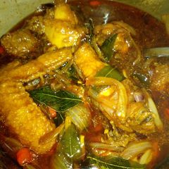 A picture of Kam Heong Chicken (Malaysian Style).