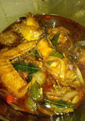 A picture of Kam Heong Chicken (Malaysian Style).