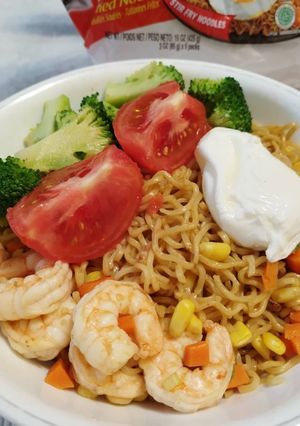 乾拌Indomie 印尼乾麵(海鮮版) 的食譜成品照片