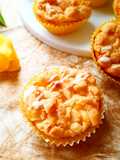 Käsekuchenmuffins mit Ananas und Streuseln