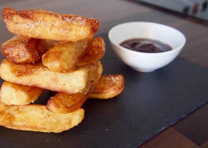 Las mejores patatas o papas fritas con triple cocción Receta de  RecetasPorUnTubo- Cookpad