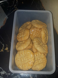 A picture of Peanut butter cookies.