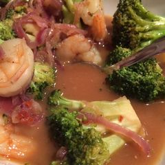 A picture of Spicy Shrimp and Broccoli In Chipotle Wine Broth.
