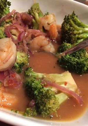 A picture of Spicy Shrimp and Broccoli In Chipotle Wine Broth.