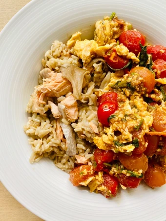 Easy Steps to Make Recipes Mushroom Salmon Rice with Tomato Basil Eggs the Awesome  So Delicious.