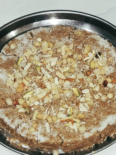તલ ગોળ પાક (Til Jaggery Paak Recipe in Gujarati) રેસીપી મુખ્ય ફોટો
