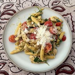 A picture of One pot chicken pesto pasta.