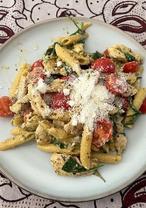 A picture of One pot chicken pesto pasta.