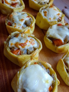 Una foto de Canastitas de berenjena y verduras