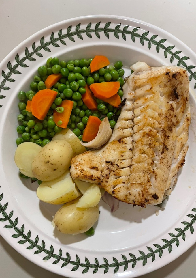 A picture of Über-simple cod dinner.