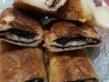 Roti tawar gulung isi glaze coklat dan salad
