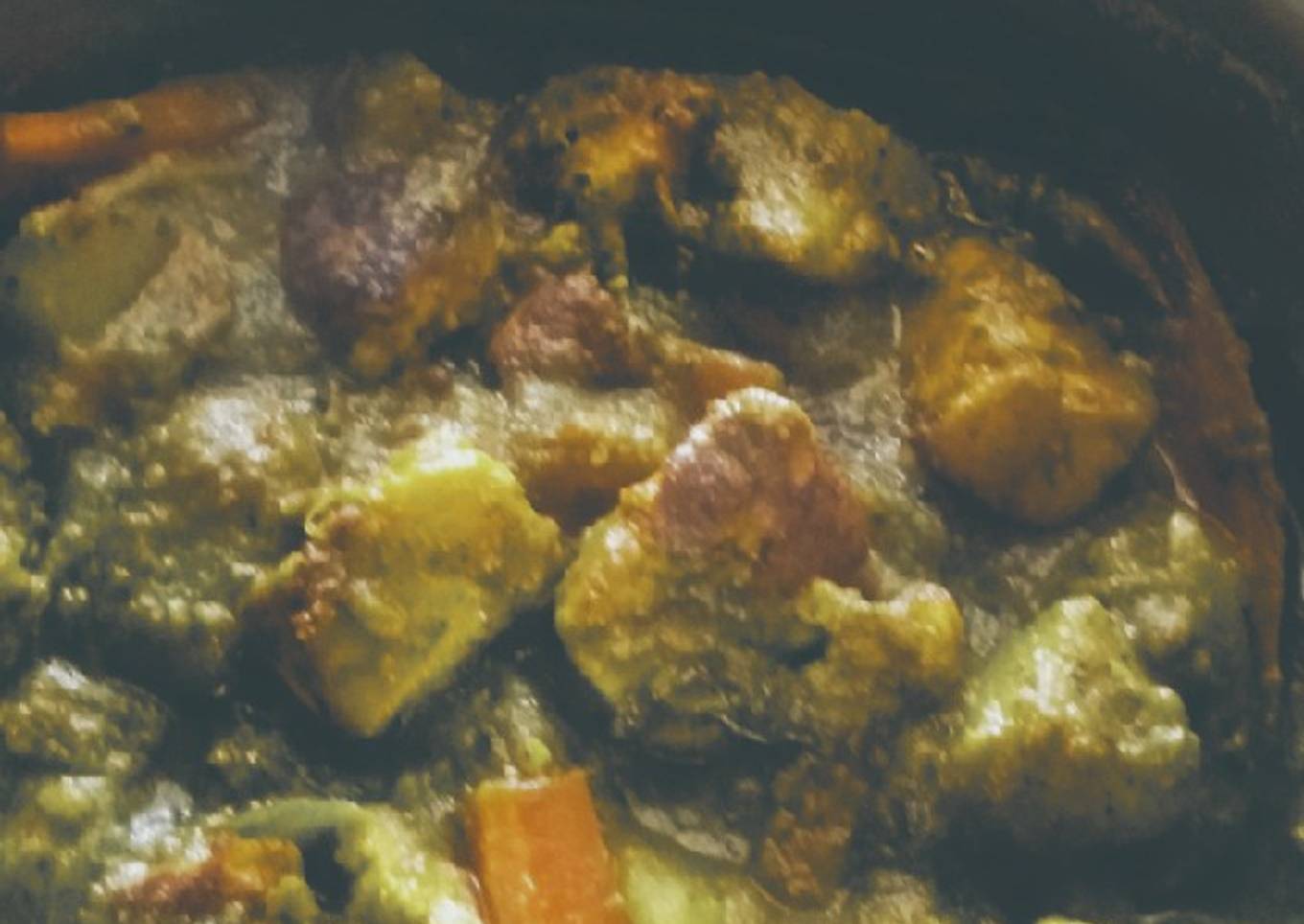 Paneer in a green gravy