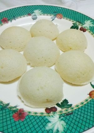 A picture of Suji Idlis in 3 mins.