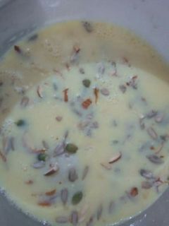 रबड़ी (rabri recipe in Hindi) रेसिपी मुख्य फोटो