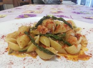Foto di Conchiglie con Salsiccia e Asparagi Selvatici