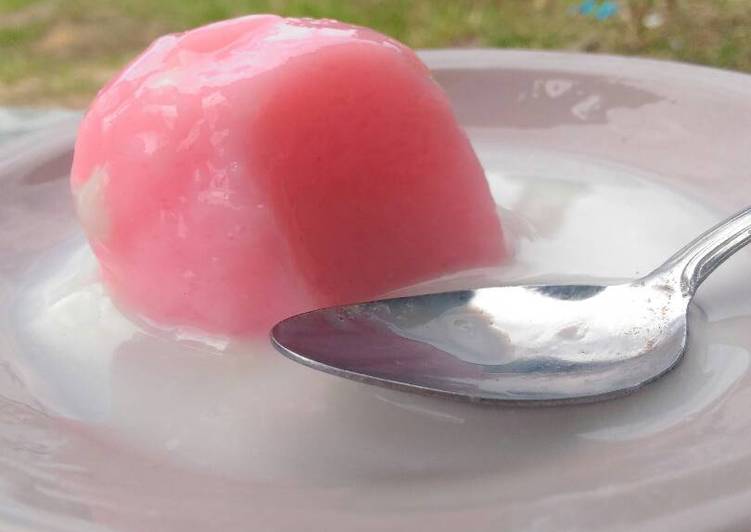 Strawberry Milk Pudding with Vanilla Fla