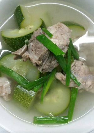 Hình của món Xương hầm bí ngòi.