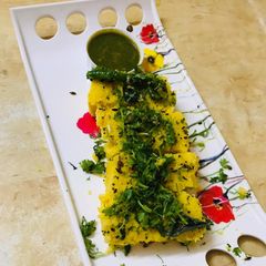 A picture of Khaman Dhokla.
