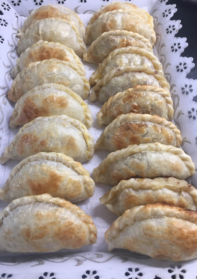 Una foto de Empanadinguis de carne!