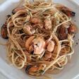 Espaguetis con gambas y mejillones