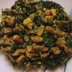 A picture of Palak With Dry fruits.