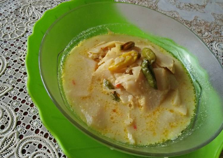 Sayur rebung nikmat ala Pawon Anna Yude