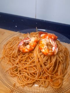 Una foto de Espaguetis con gambón