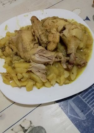 صورة لوصفة بطاطا بالدجاج في المقلاة