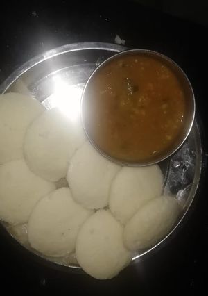 A picture of रवा इडली – Rava Idali Recipe – Rawa Idli Recipe.