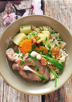 Hình của món Nui Nấu Giò Heo.