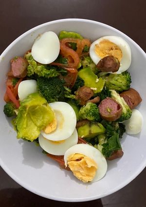 A picture of Avocado salad.