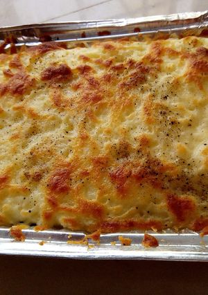 A picture of Cheesy Shepard's pie.